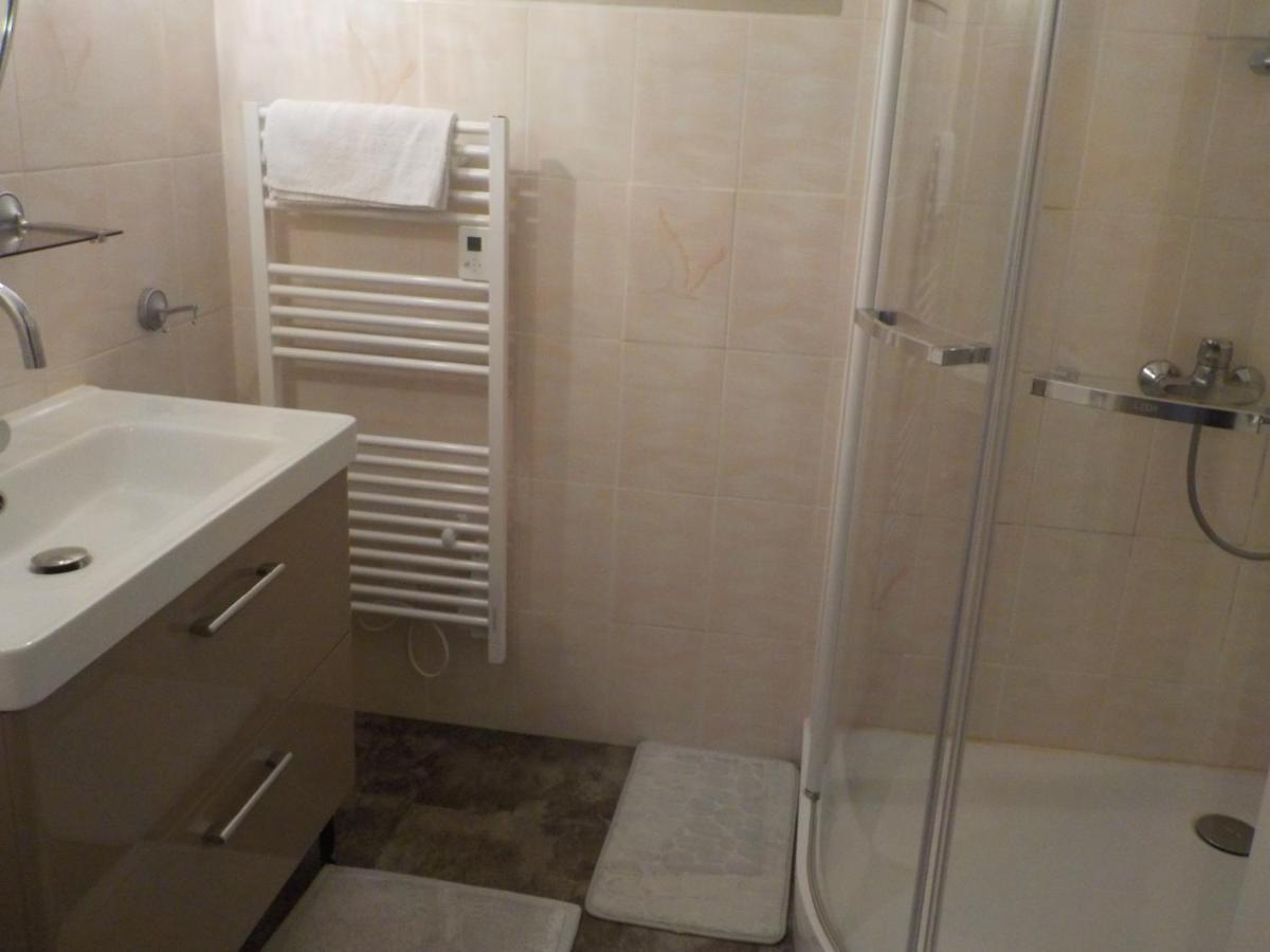 Charmant Appartement Dans Maison De Caractere Saint-Brice-sur-Vienne Luaran gambar